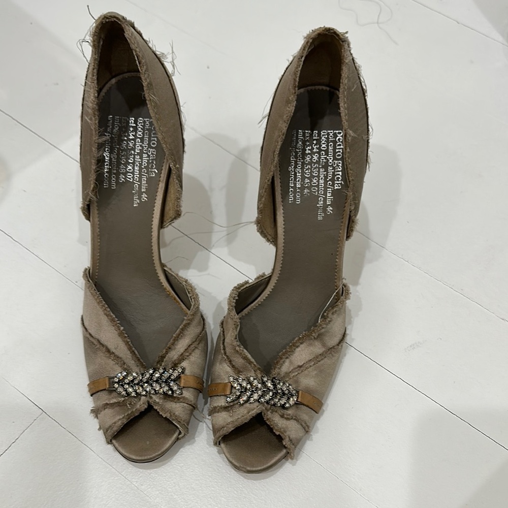 Elegant Brown Peep-Toe Heels